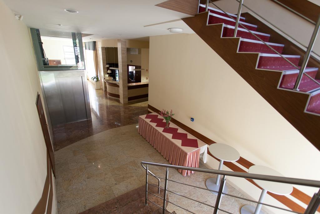 Hotel Twins II Варшава Екстериор снимка