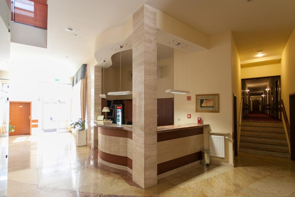 Hotel Twins II Варшава Екстериор снимка