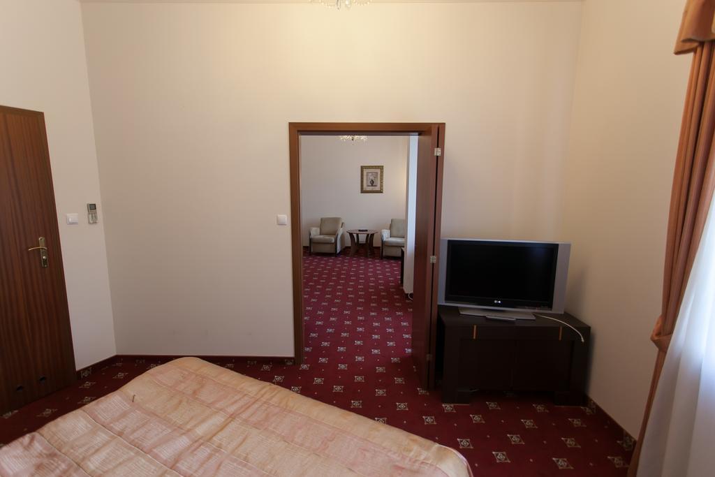 Hotel Twins II Варшава Екстериор снимка